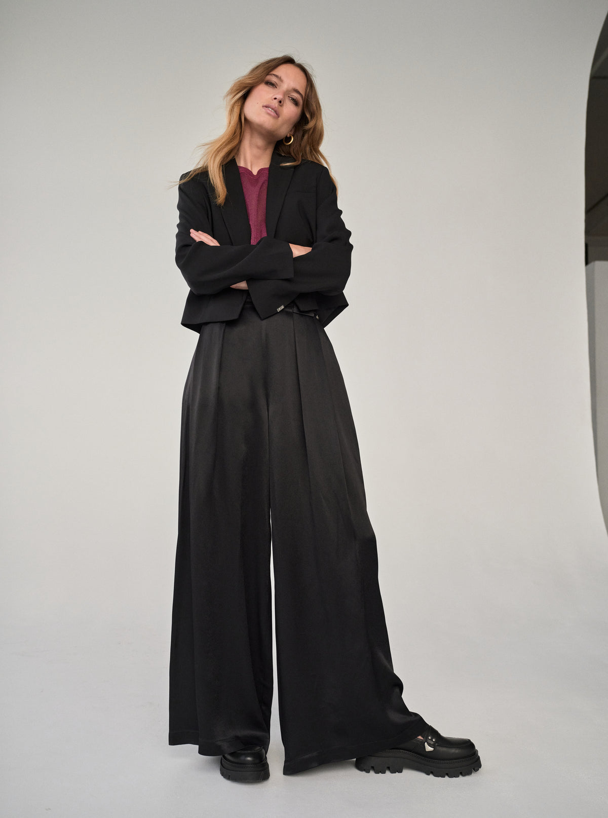 Thea Glossi Pant Black