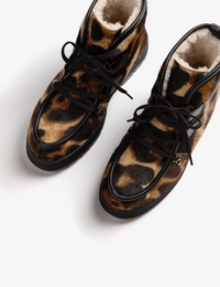 Incredible Tortoiseshell Sherling-Lined Boot Brown
