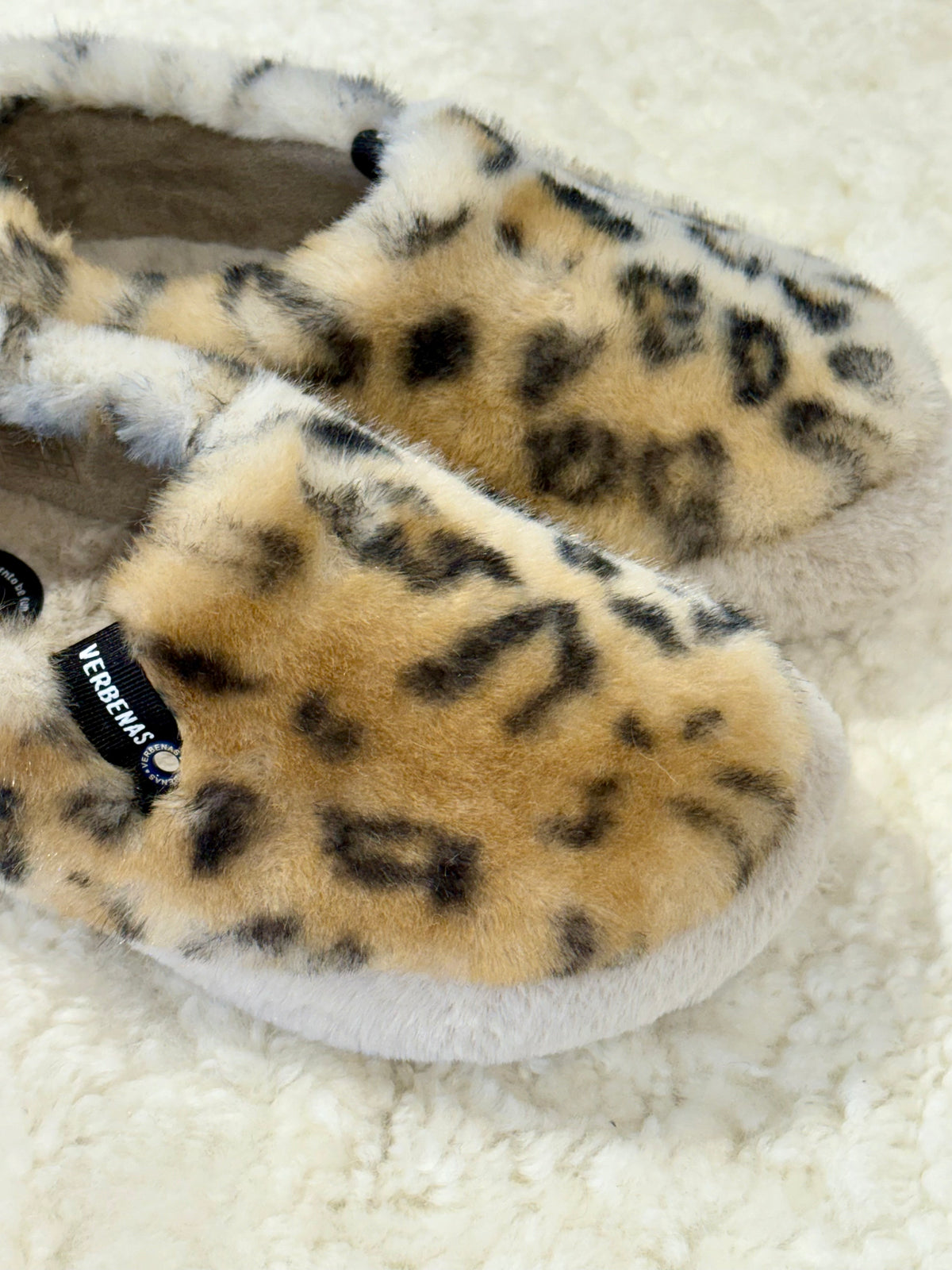 Yecla Leopard Faux Fur Slippers Caramel