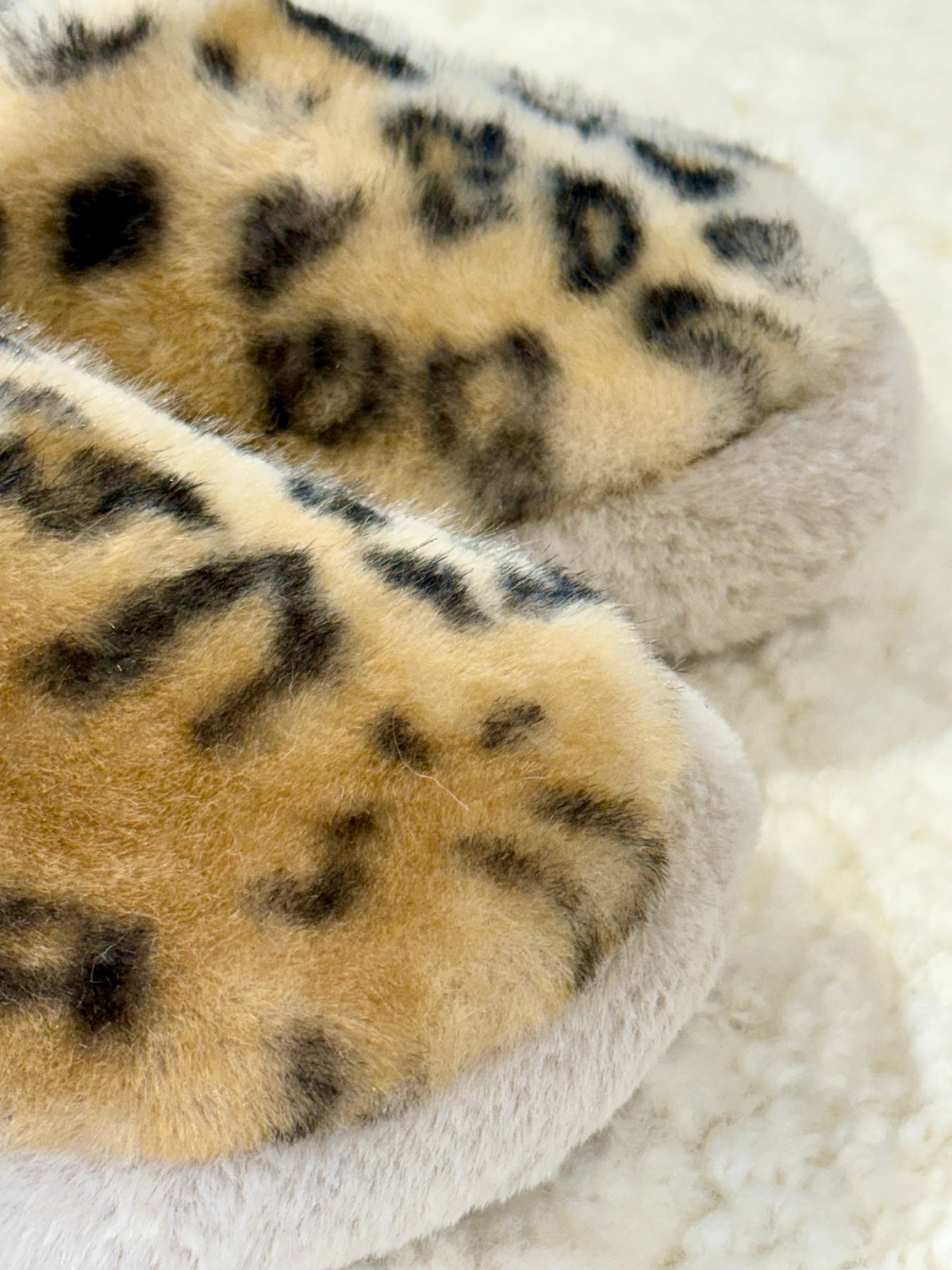 Yecla Leopard Faux Fur Slippers Caramel