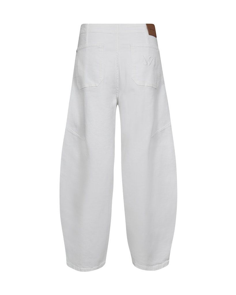 white barrel shape jeans