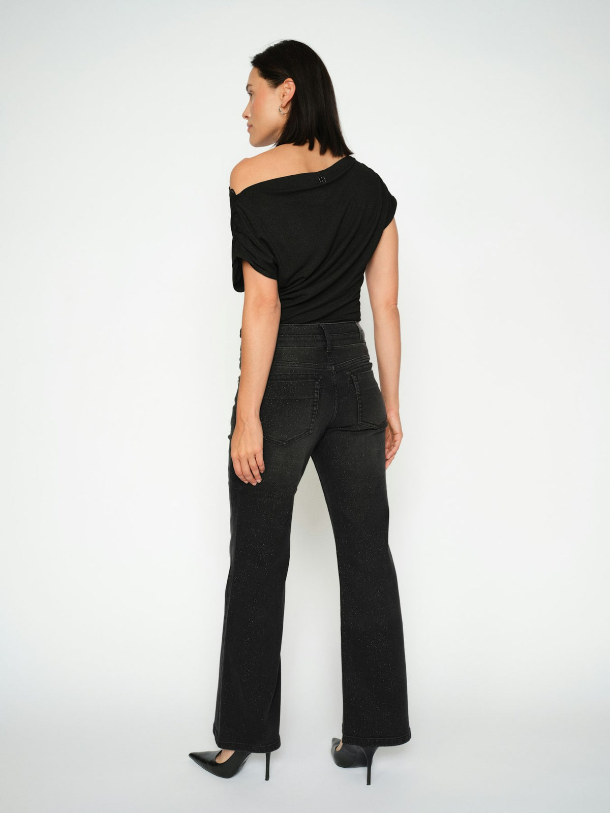 Shima Sleeveless Tee Black