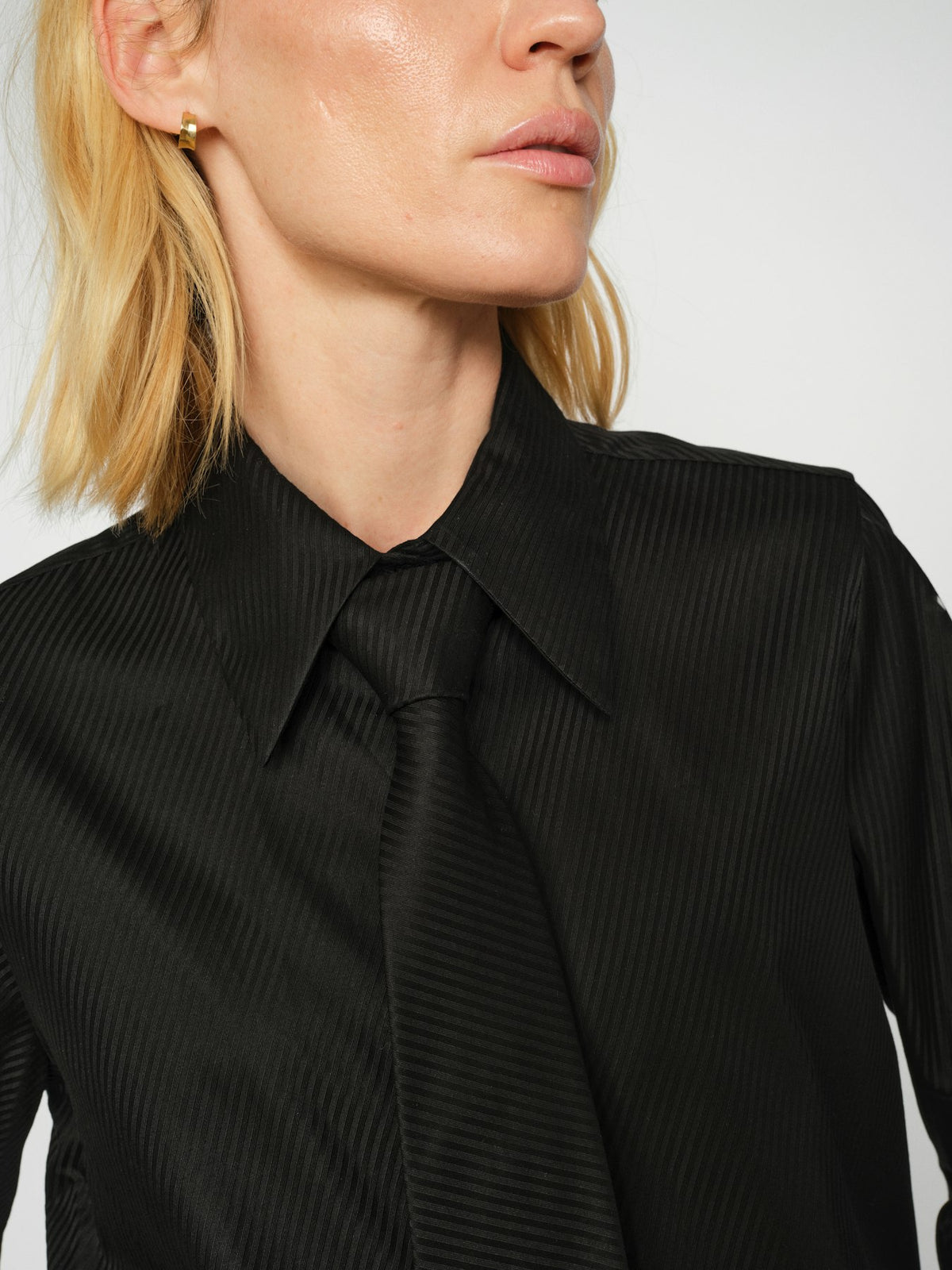 Ayen Stripe Shirt Black