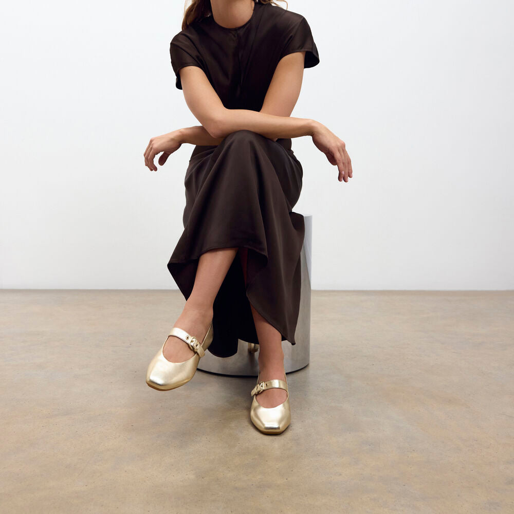 DELICATO Leather Mary Janes Gold